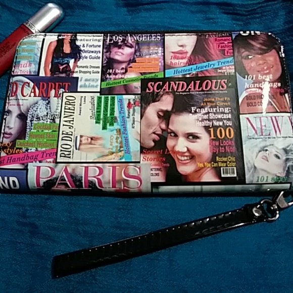 💟So gorgeous Magazine Print Wallet! - Picture 3 of 7
